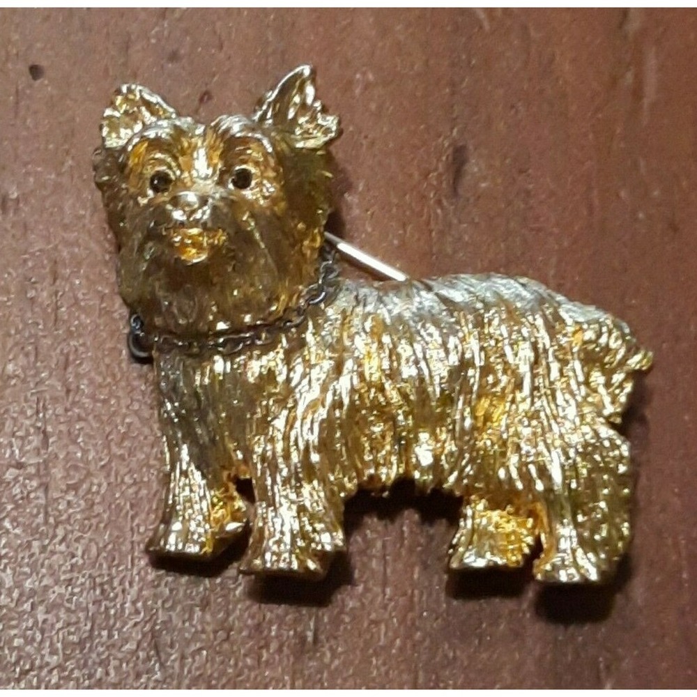 JOAN RIVERS Scottie Dog Textured Gold Tone With Collar Signed Vintage Brooch